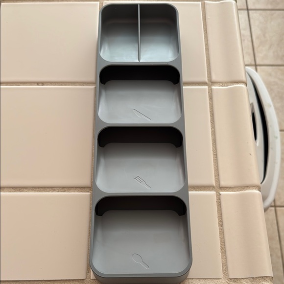 Flatware Organizer for Small Spaces - Picture 1 of 3